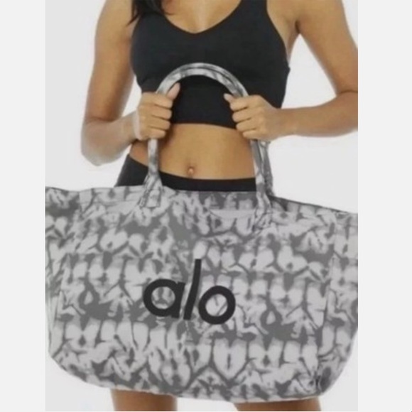 NWT - ALO Yoga Iconic Shopper Tote Bag - Picture 2 of 6